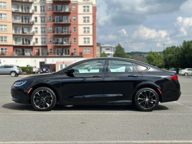2016 Chrysler 200 S photo 3