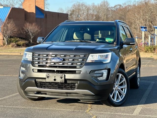 2017 Ford Explorer Limited's photo