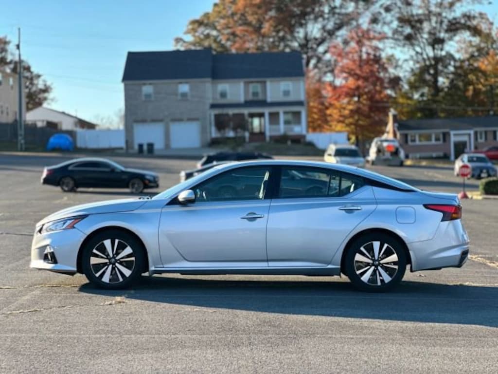 Used 2022 Nissan Altima 2.5 SL Sedan