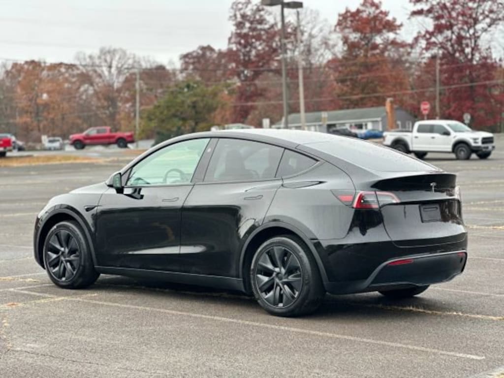 Used 2025 Tesla Model Y Long Range Long Range RWD *Ltd Avail*
