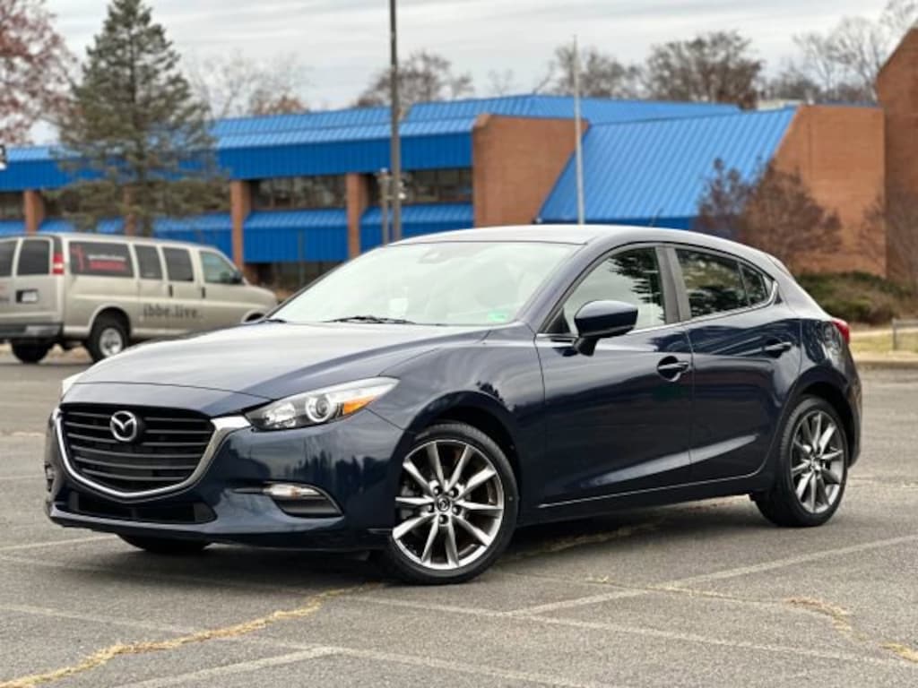 Used 2018 Mazda Mazda3 5-Door Touring Touring Auto