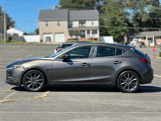 2018 Mazda Mazda3 Grand Touring photo 3