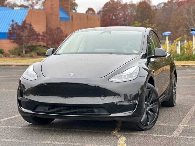 2025 Tesla Model Y Long Range's photo