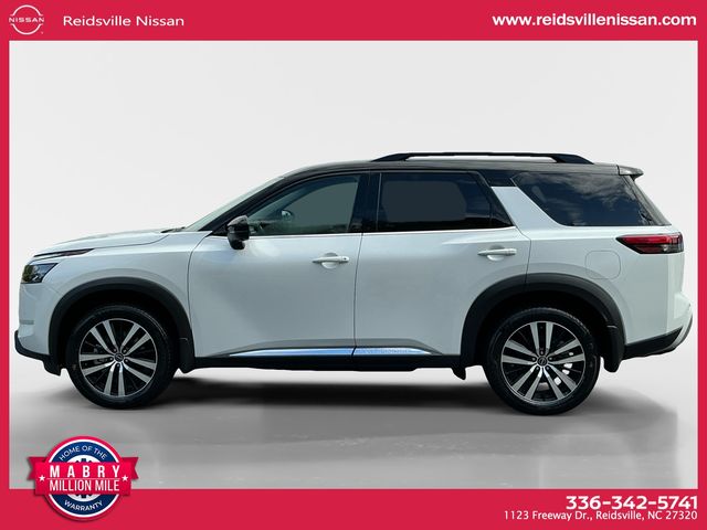 2025 Nissan Pathfinder Platinum photo 2