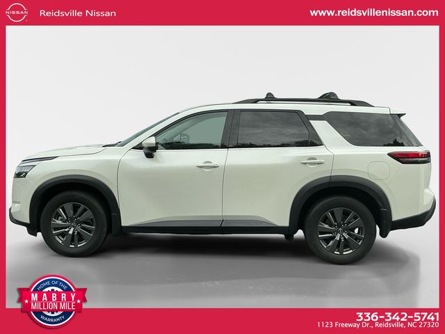 2023 Nissan Pathfinder SV photo 2