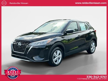 2025 Nissan Kicks Play S SUV