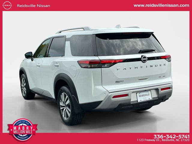 2025 Nissan Pathfinder SL photo 2