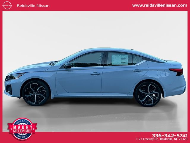 2025 Nissan Altima SR photo 2