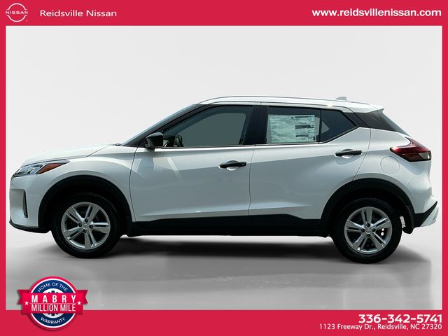 2025 Nissan Kicks Play S photo 2