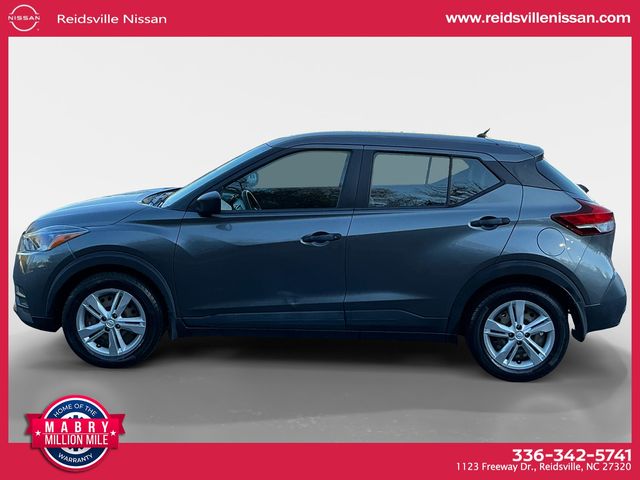 2020 Nissan Kicks S photo 2