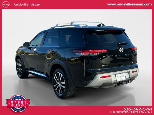 2025 Nissan Pathfinder Platinum photo 3