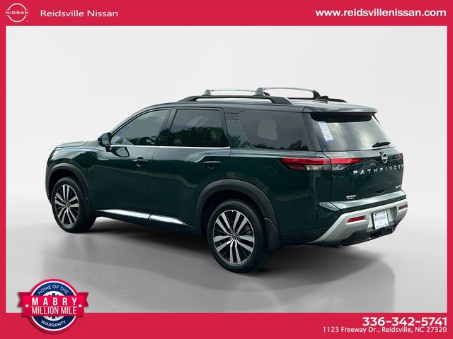 2025 Nissan Pathfinder Platinum photo 3
