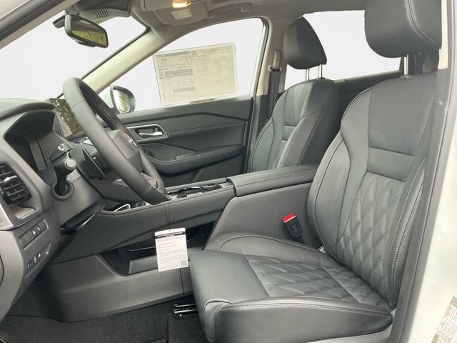 2026 Nissan Rogue Platinum - Photo 11