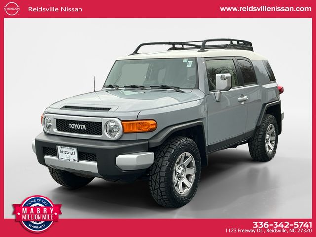 2014 Toyota FJ Cruiser Base's photo