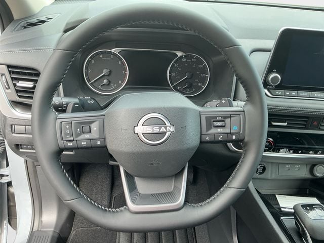 2026 Nissan Rogue SV - Photo 13