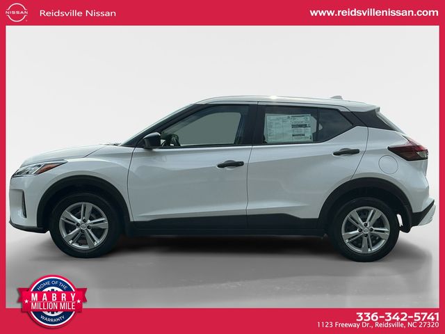 2025 Nissan Kicks Play S photo 2