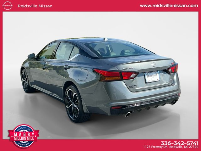 2025 Nissan Altima SR photo 3