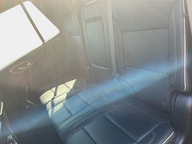 2024 GMC Yukon SLT - Photo 14