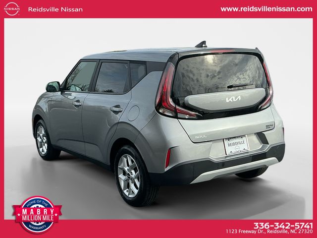 2024 Kia Soul LX photo 2