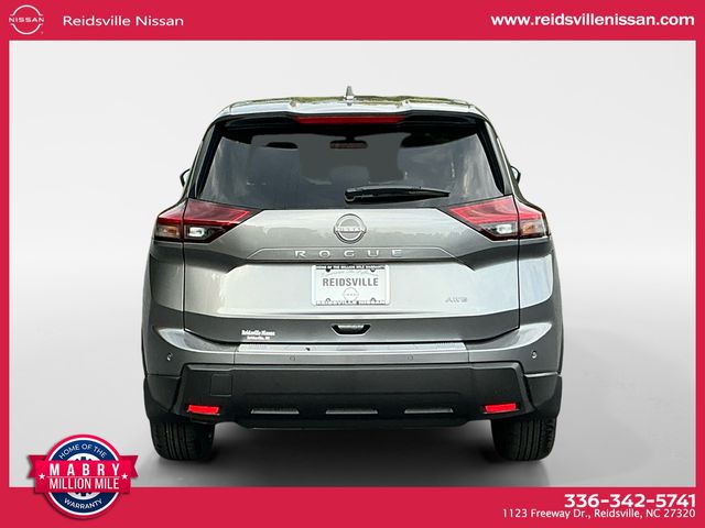 2026 Nissan Rogue SV photo 4