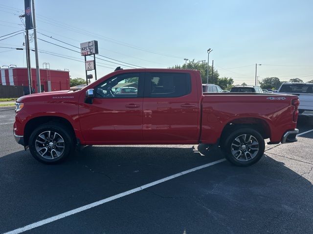 2023 Chevrolet Silverado 1500 LT photo 2