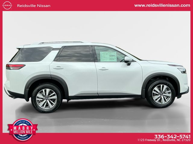 2025 Nissan Pathfinder SL photo 5