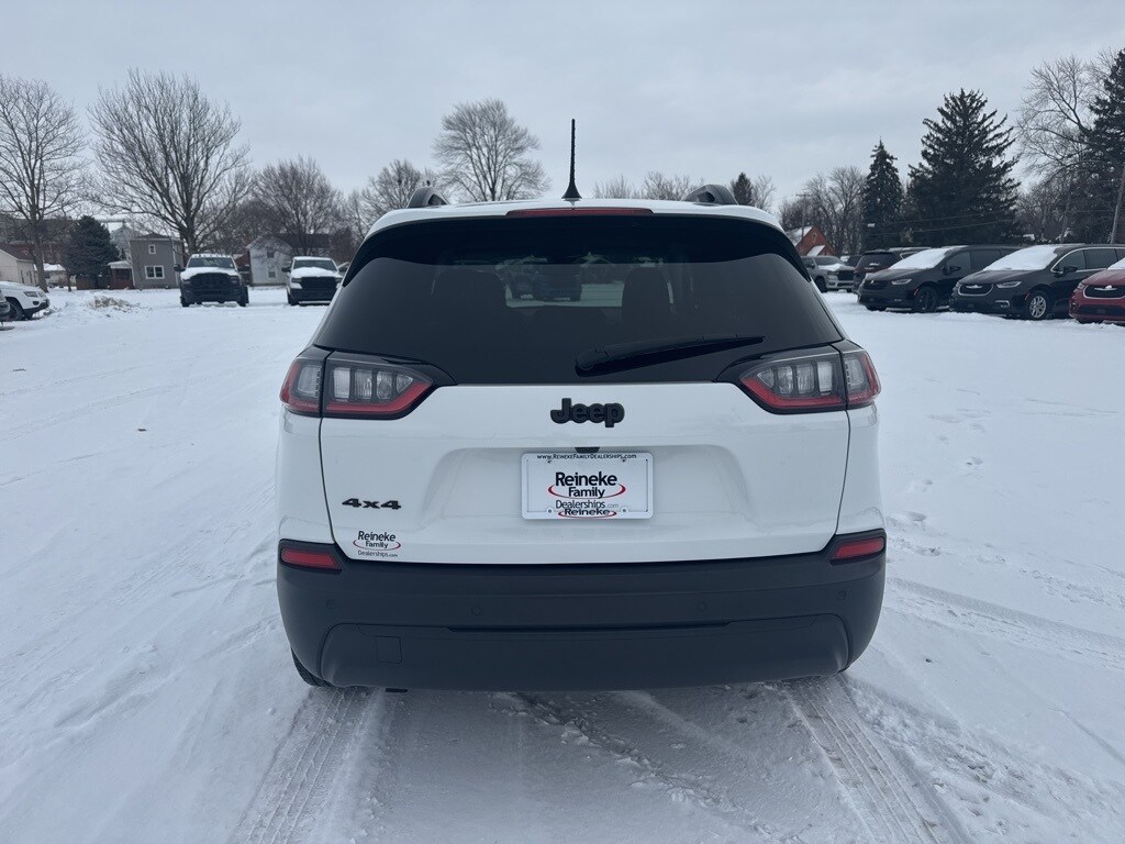 Used 2023 Jeep Cherokee Altitude SUV