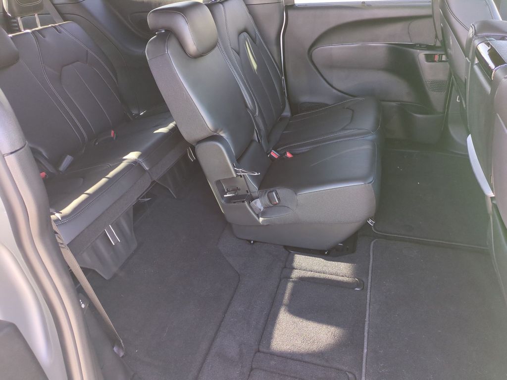 2026 Chrysler Pacifica Select - Photo 21