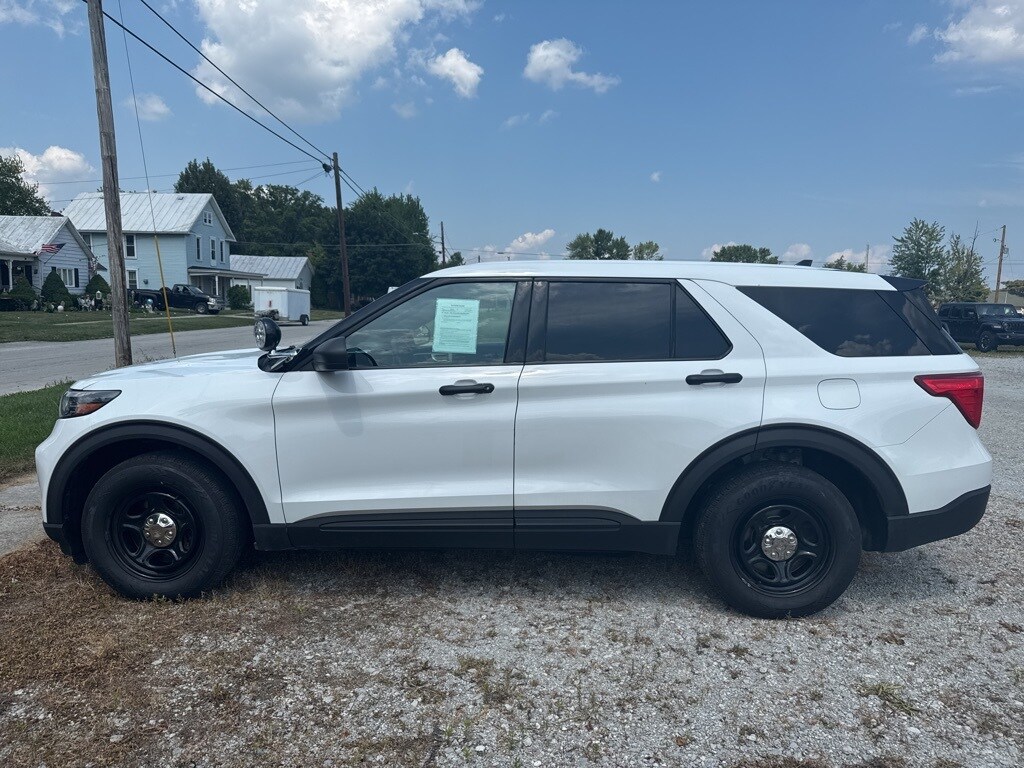 2020 Ford Explorer photo 2