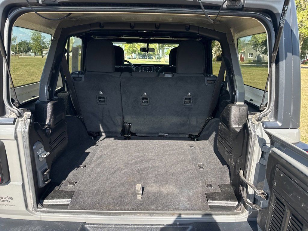 2020 Jeep Wrangler Unlimited Willys - Photo 14