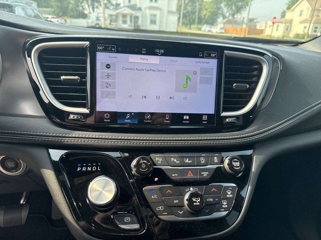 2025 Chrysler Pacifica Select - Photo 11