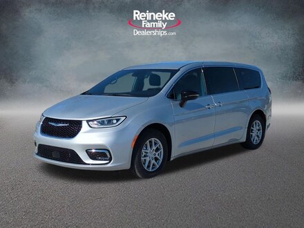 2026 Chrysler Pacifica Select Passenger Van