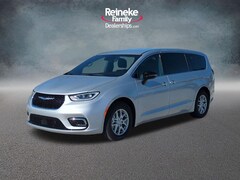 2026 Chrysler Pacifica Select Passenger Van