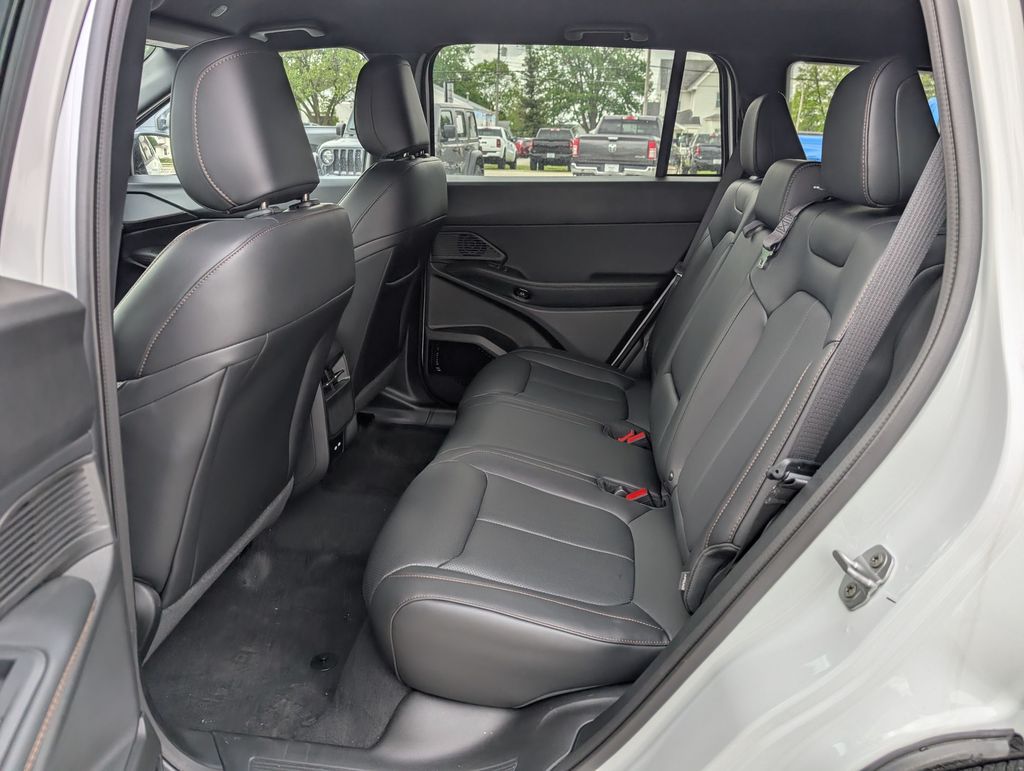 2026 Jeep Cherokee Limited - Photo 19