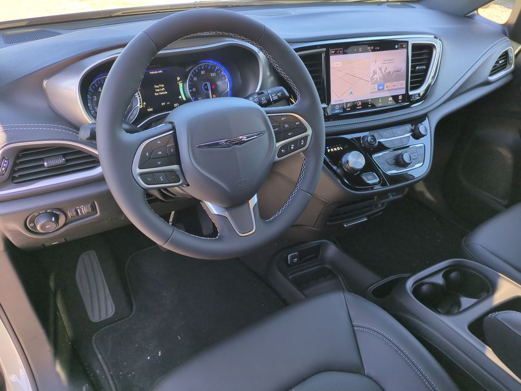 2026 Chrysler Pacifica Select - Photo 10