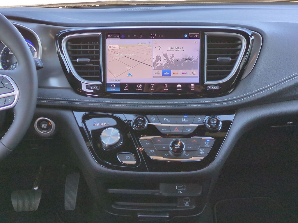 2026 Chrysler Pacifica Select - Photo 13