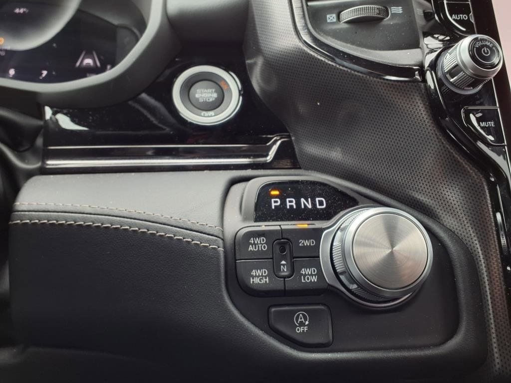 2025 RAM 1500 Limited - Photo 20