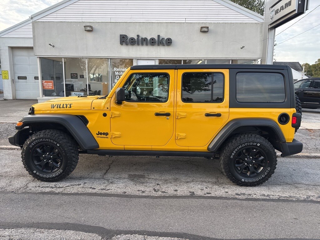 2020 Jeep Wrangler Unlimited Willys photo 2