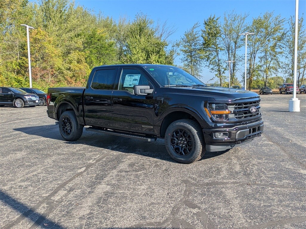 2025 Ford F-150 XLT photo 3