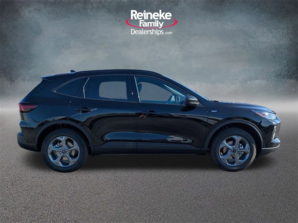 2026 Ford Escape ST-Line photo 4