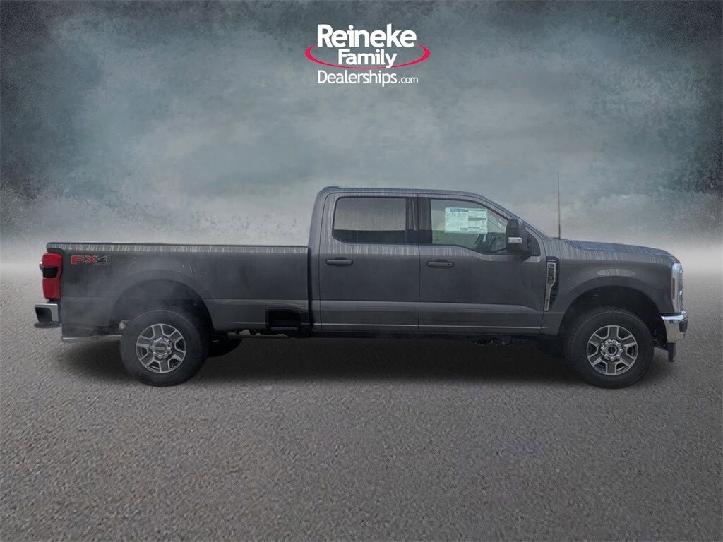 2026 Ford F-250 Lariat photo 4