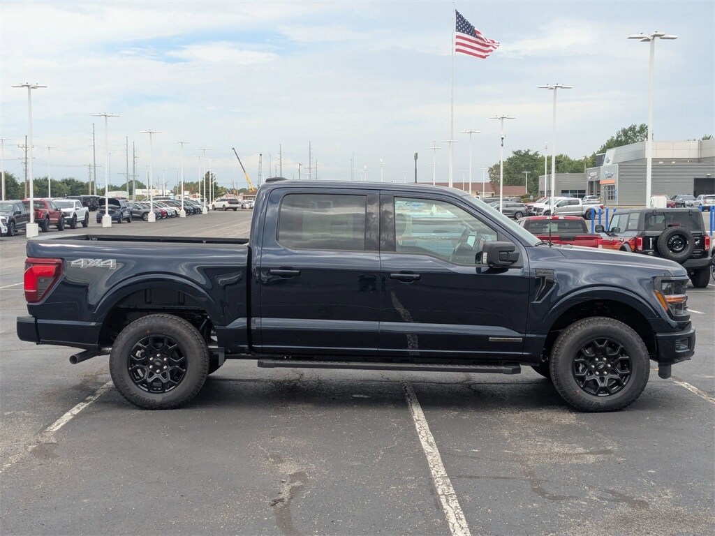 2025 Ford F-150 XLT photo 4