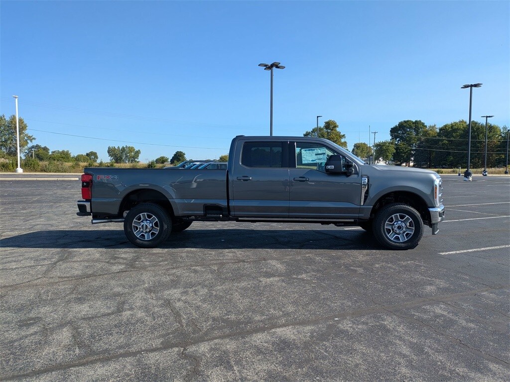 2026 Ford F-250 Lariat photo 4