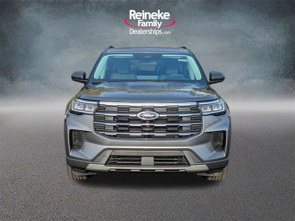 2026 Ford Explorer photo 2