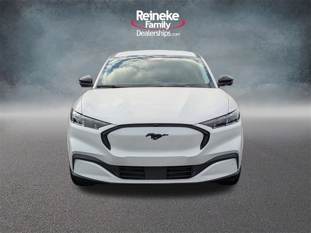 2025 Ford Mustang Mach-E Premium photo 2