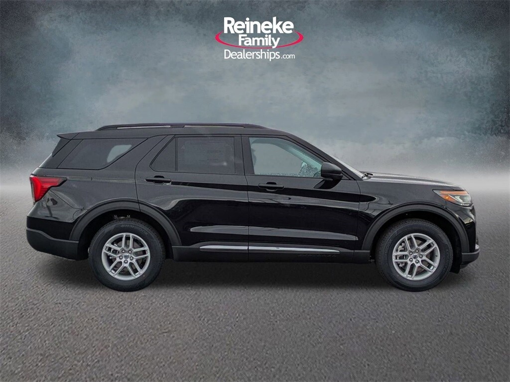 2025 Ford Explorer photo 4