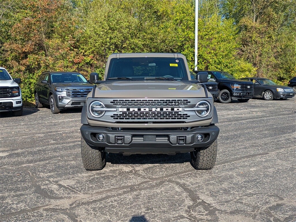 2025 Ford Bronco Badlands photo 2