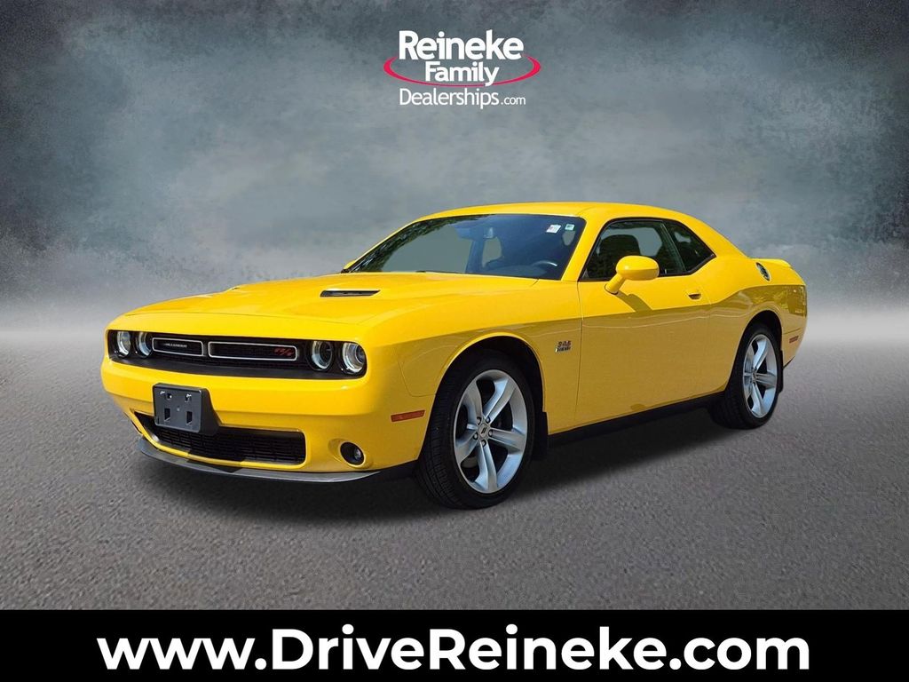 Yellow Jacket Clearcoat 2018 Dodge Challenger Coupe Rear-Wheel Drive 8-Speed Automatic