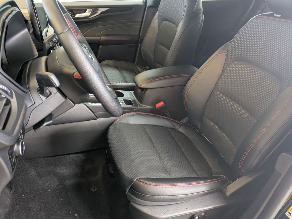 2026 Ford Escape ST-Line - Photo 15