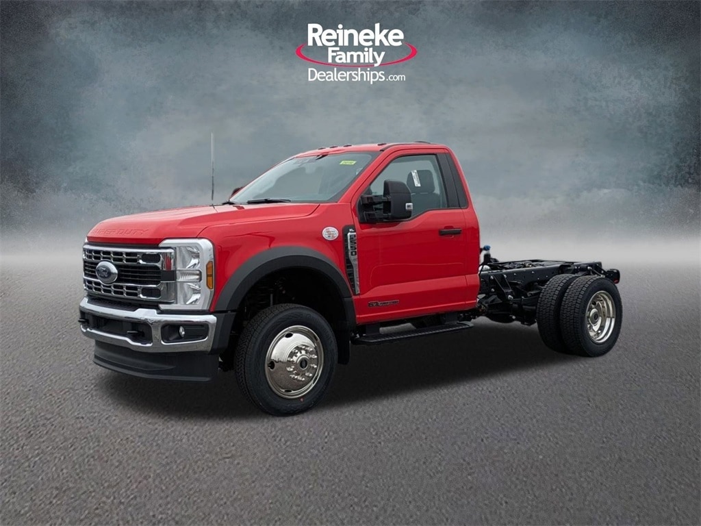 2025 Ford F-550 Super Duty Chassis Cab XL's photo